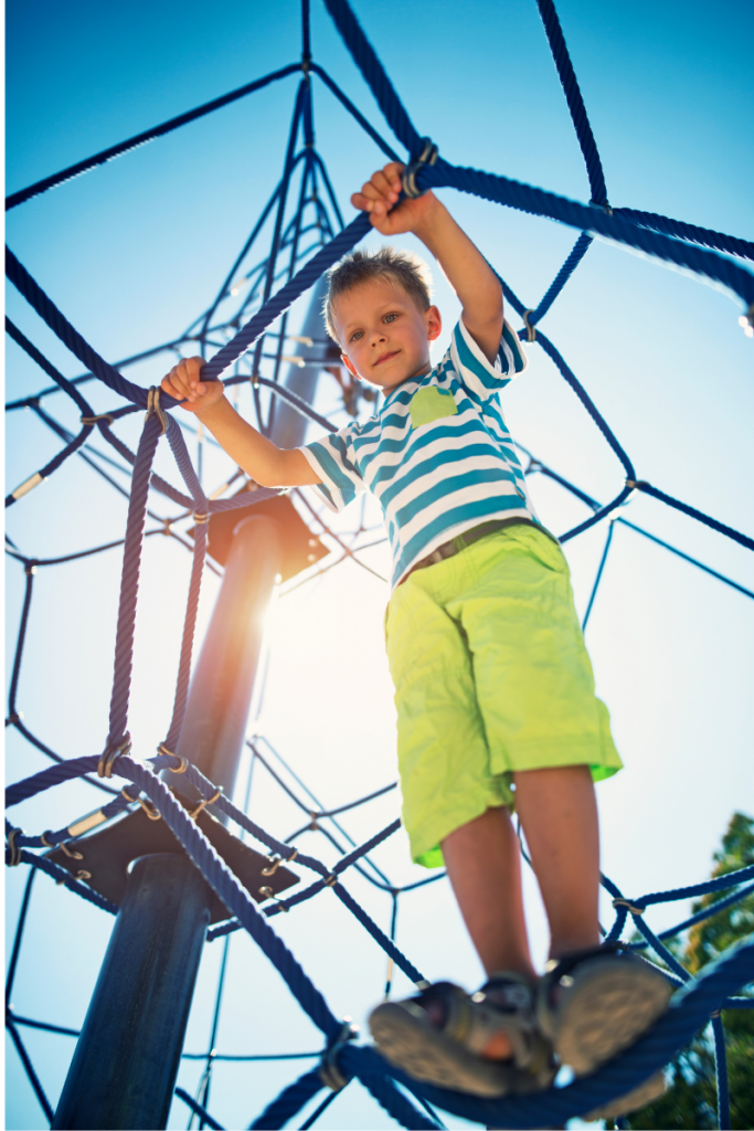 Climbing on rope structures challenges balance